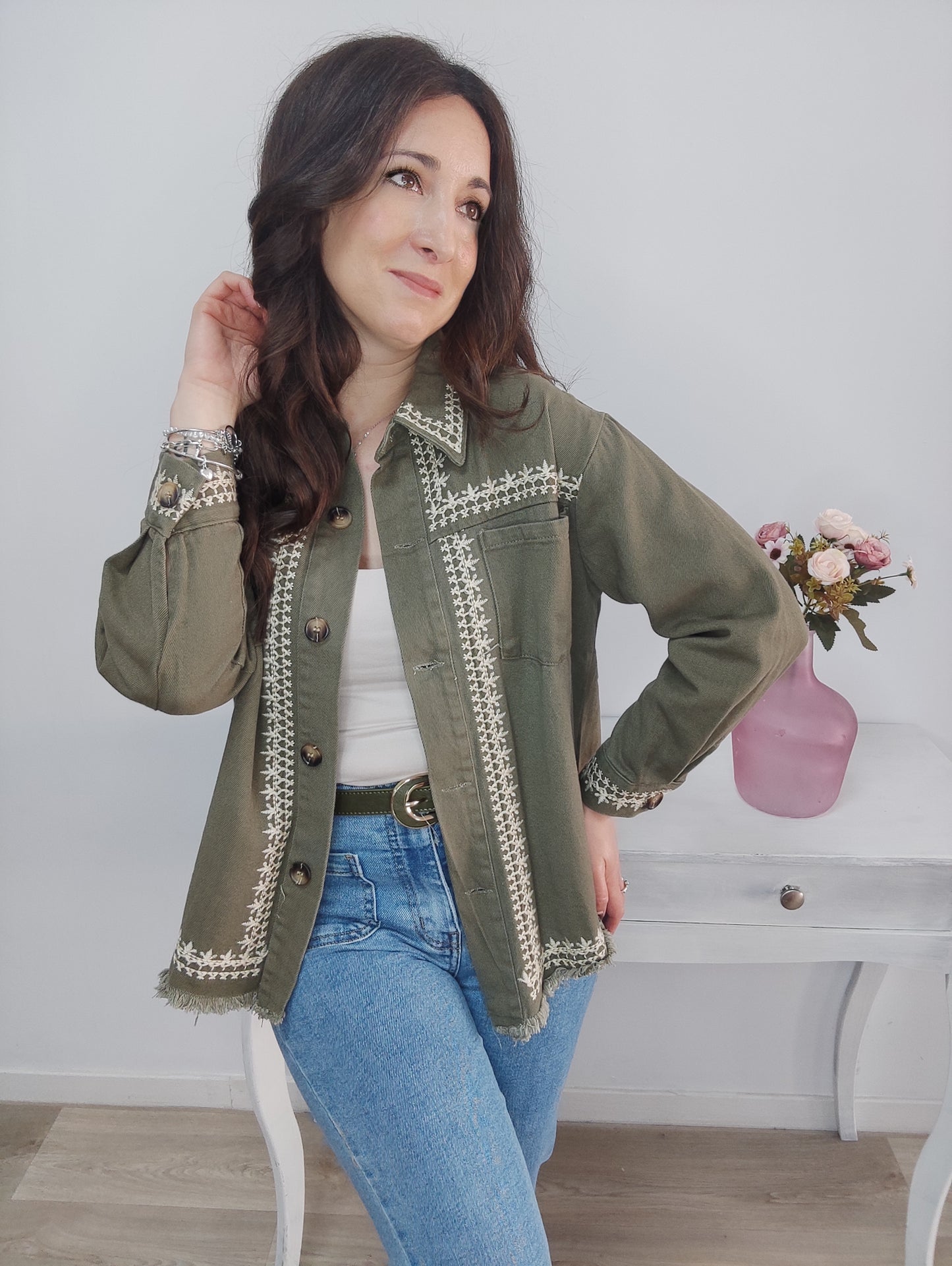 CHAQUETA BORDADA KAKI