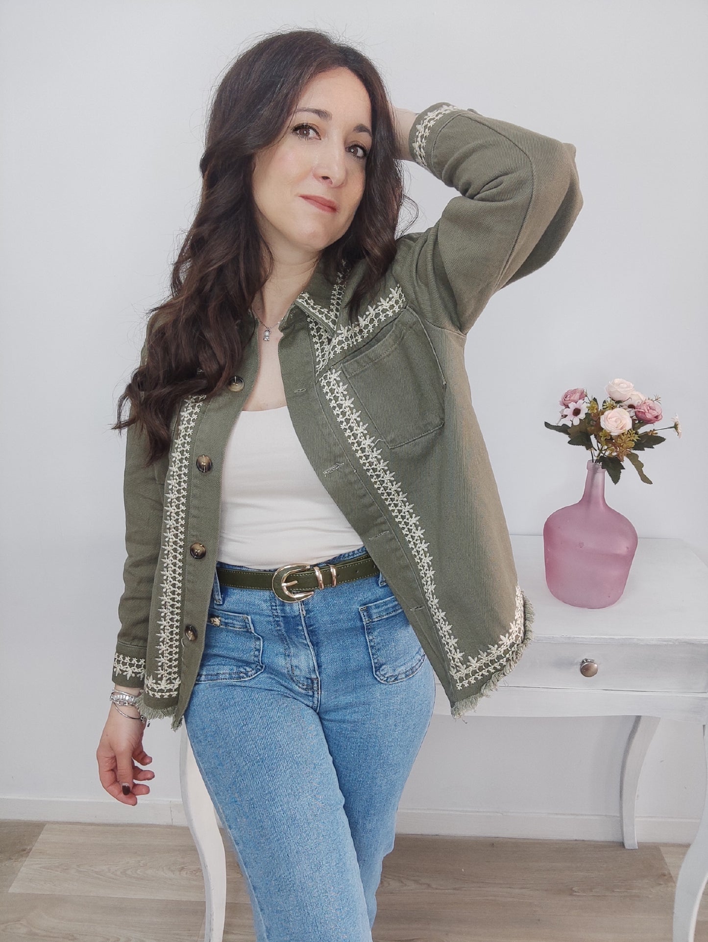 CHAQUETA BORDADA KAKI