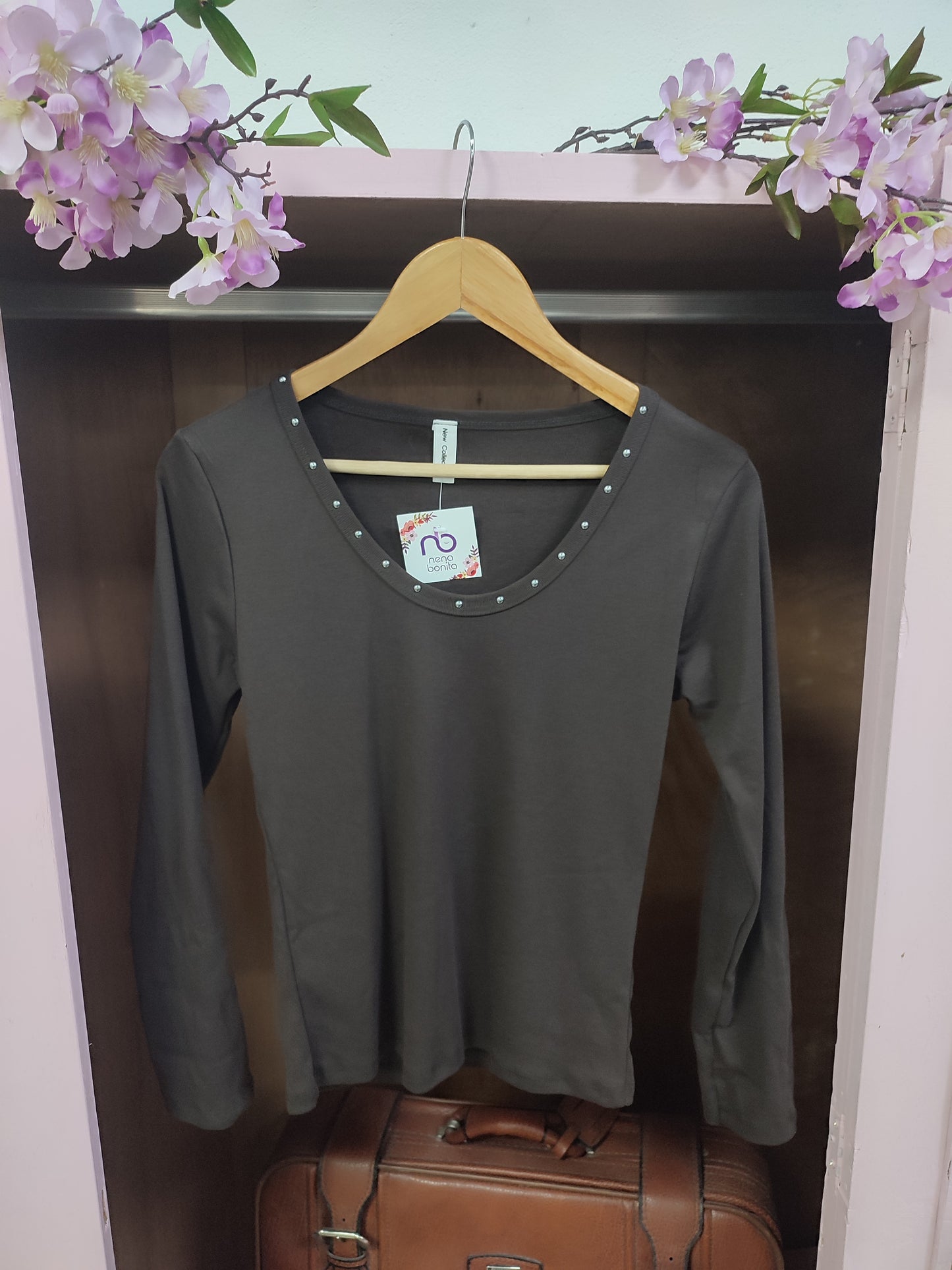 Camiseta tachas 4 colores