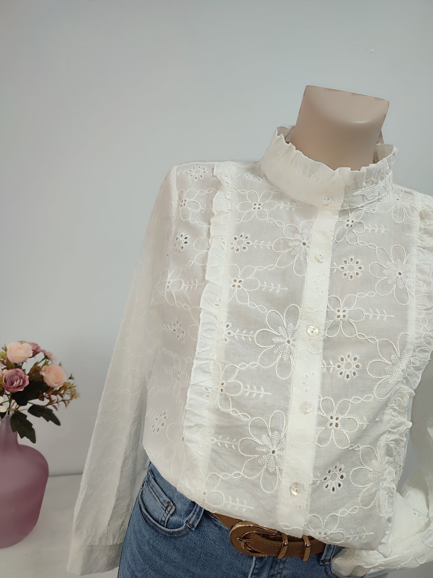 Camisa troquelada diseño