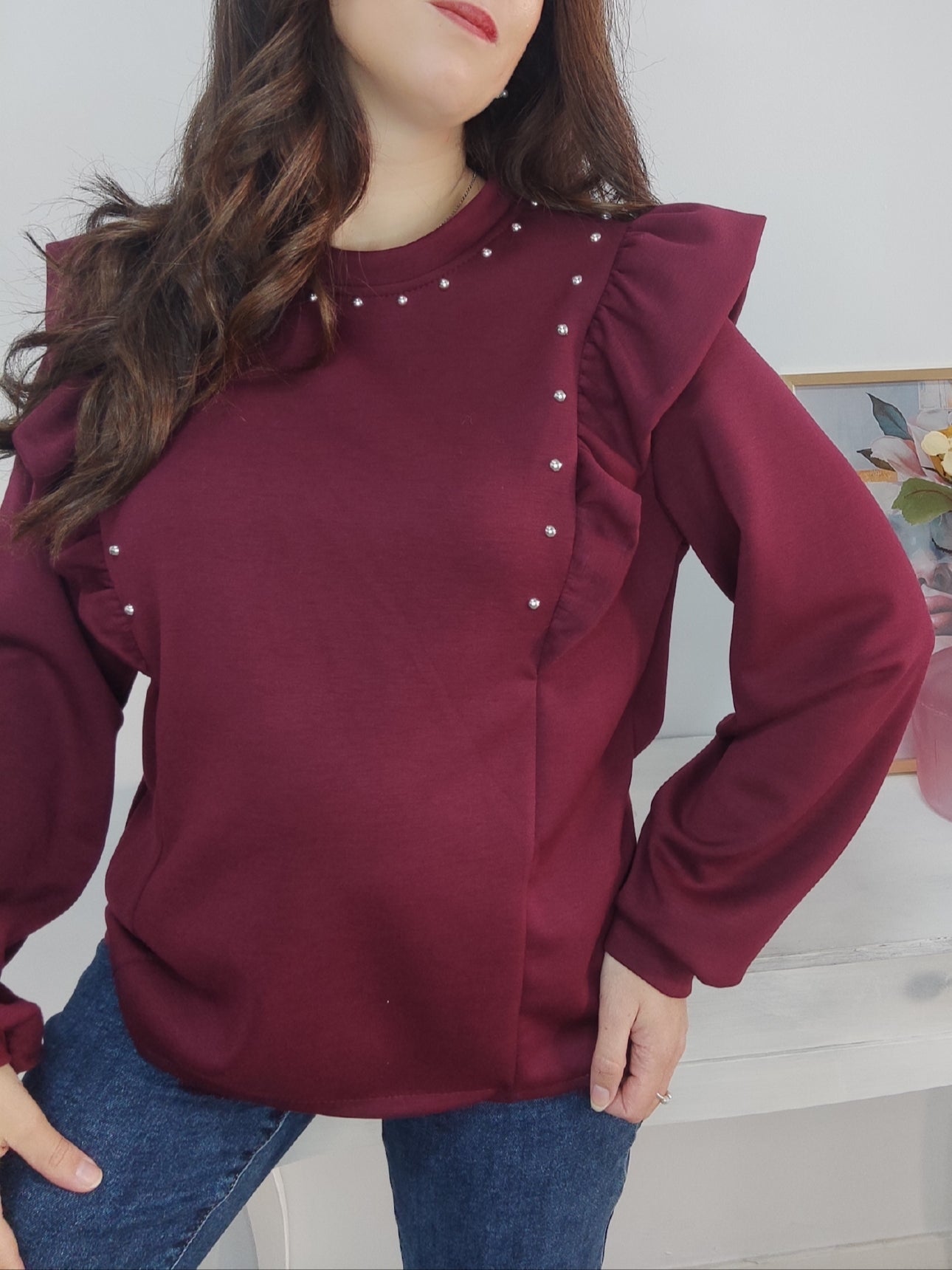 Sudadera tachas burdeos