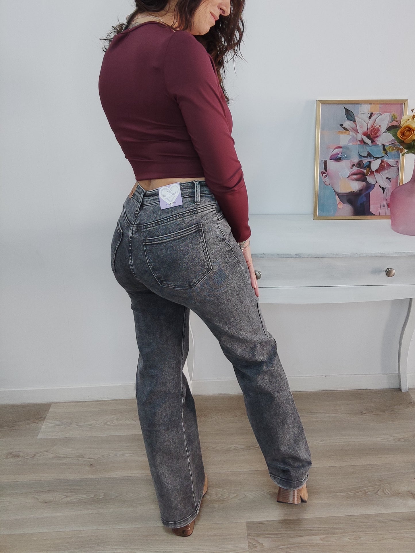 Vaquero wide leg etiqueta roja
