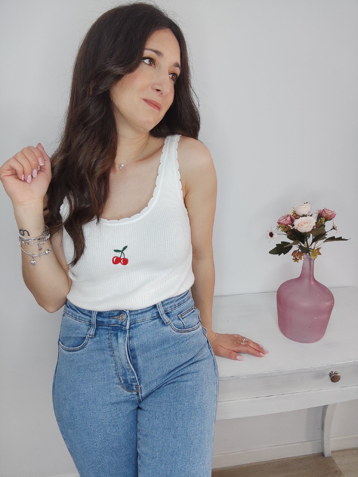 CAMISETA CEREZAS BLANCA