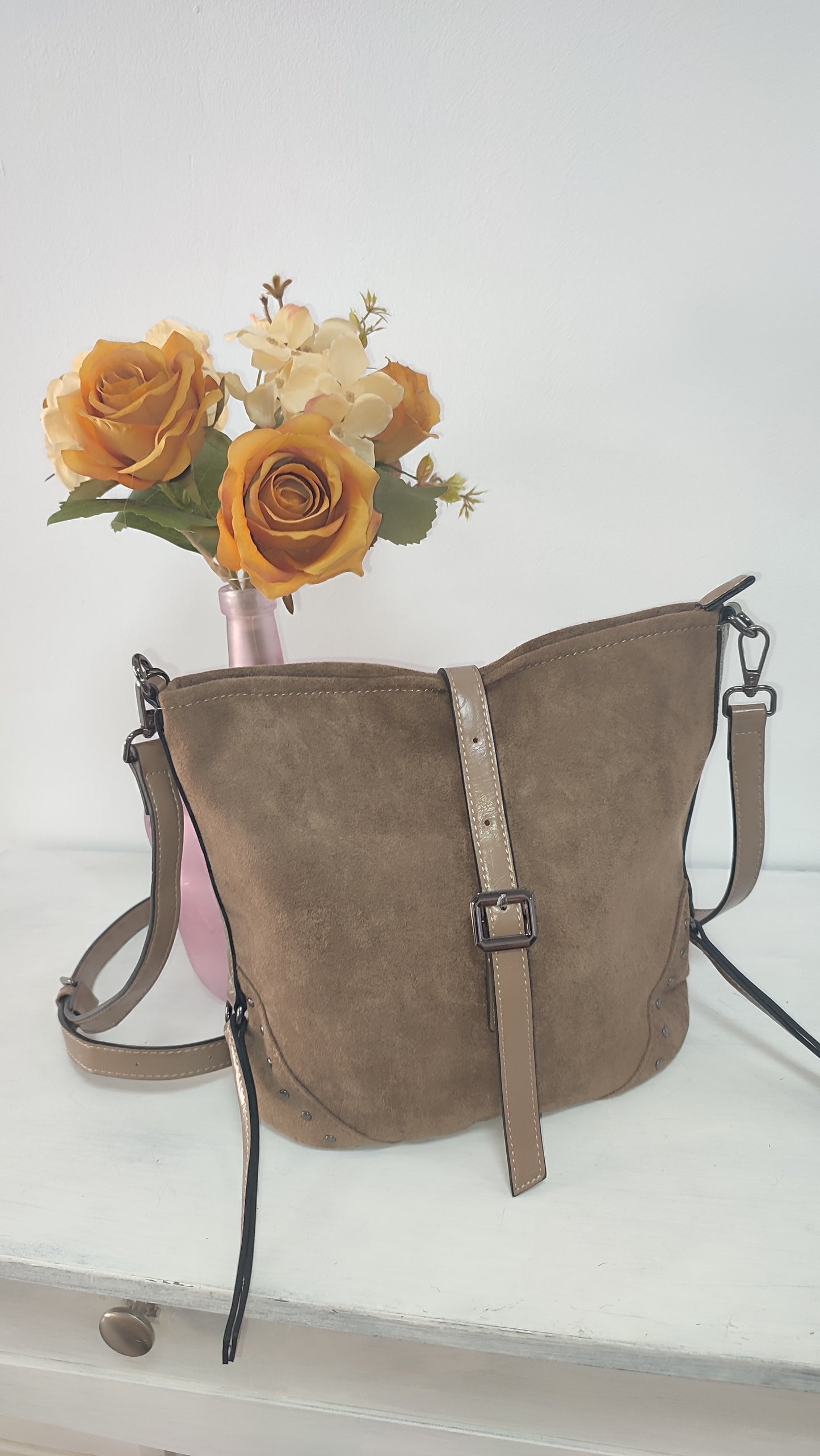 BOLSO BUCKET EFECTO ANTE MARRÓN