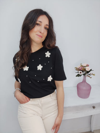 CAMISETA APLIQUE FLORES CROCHET