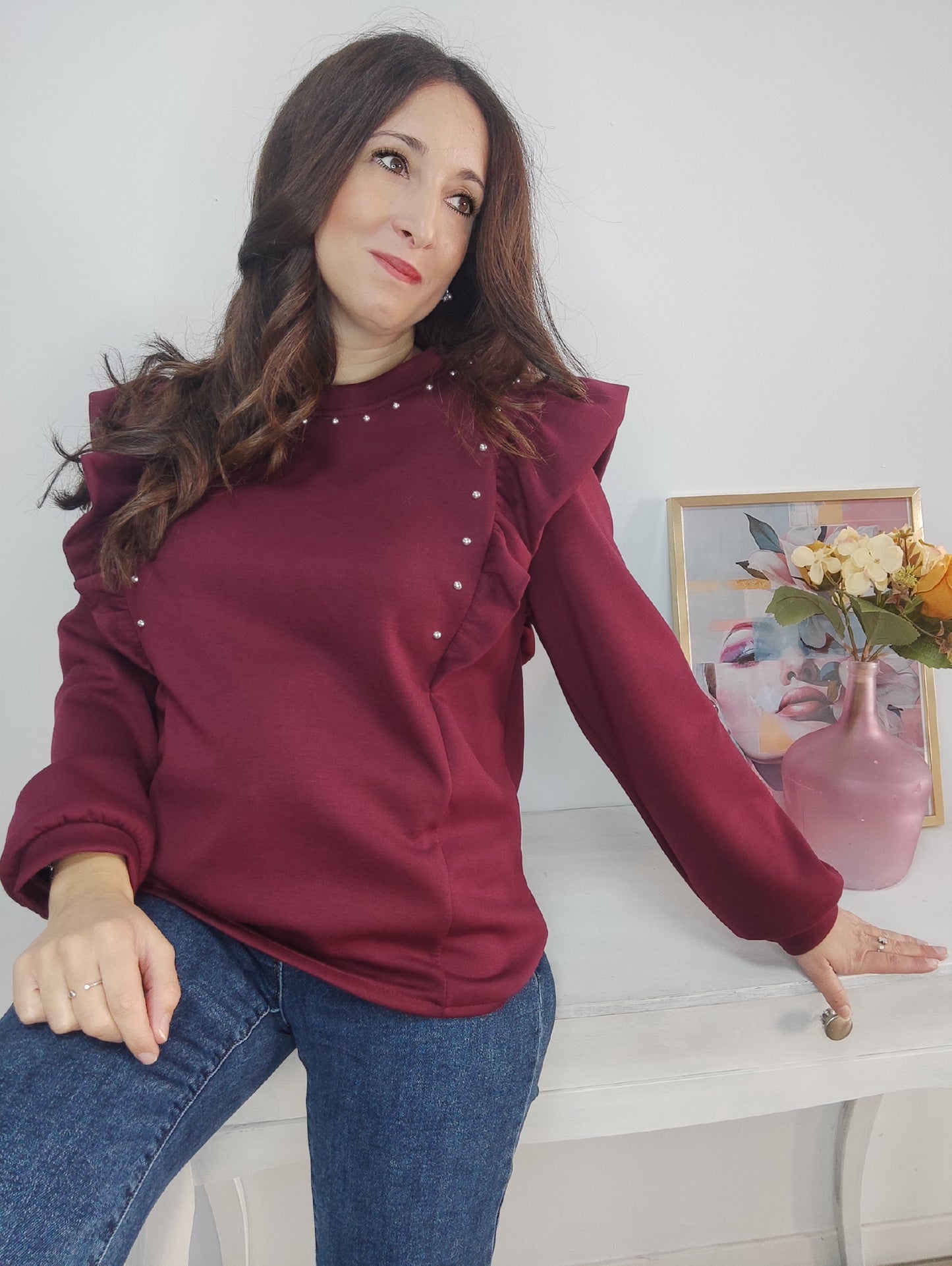 Sudadera tachas burdeos