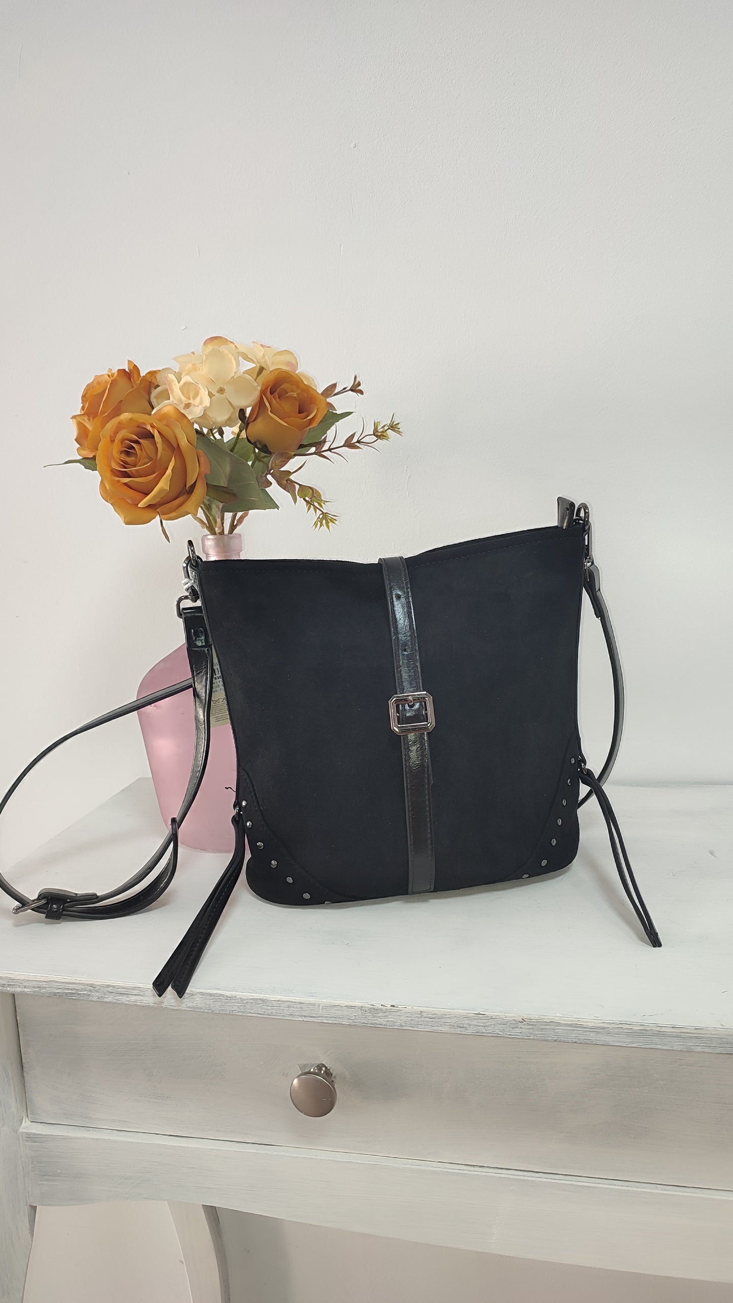 BOLSO BUCKET EFECTO ANTE NEGRO