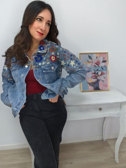 Chaqueta Denim Flores Bordadas