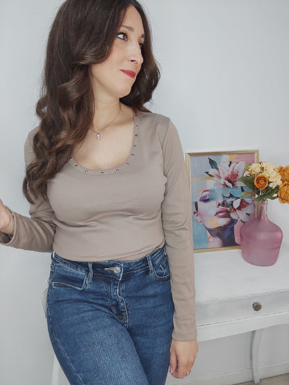 Camiseta tachas 4 colores