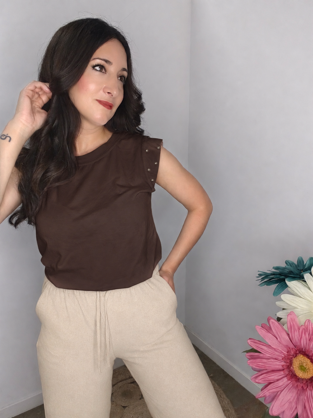 Camiseta Tachas Chocolate