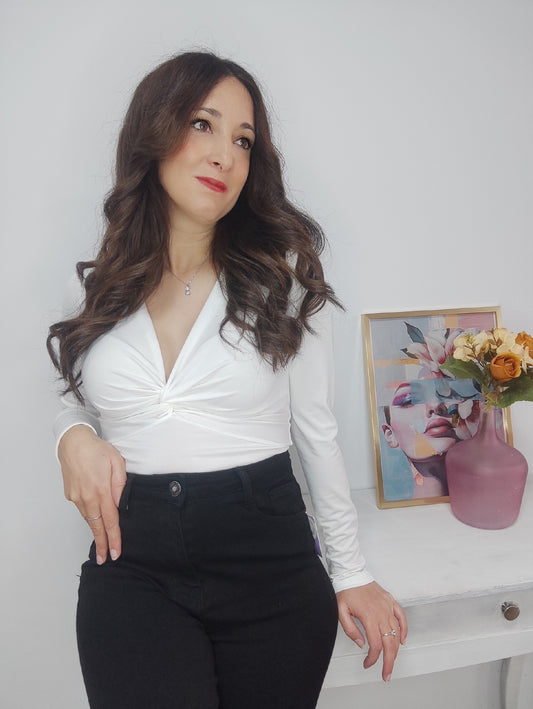 Camiseta escote nudo