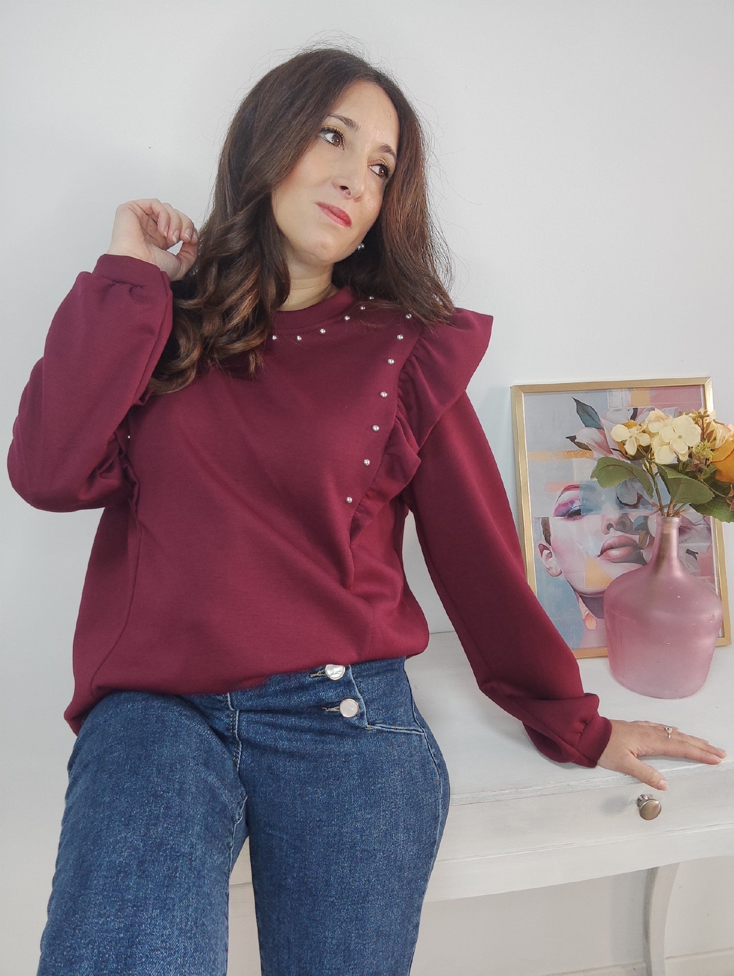 Sudadera tachas burdeos