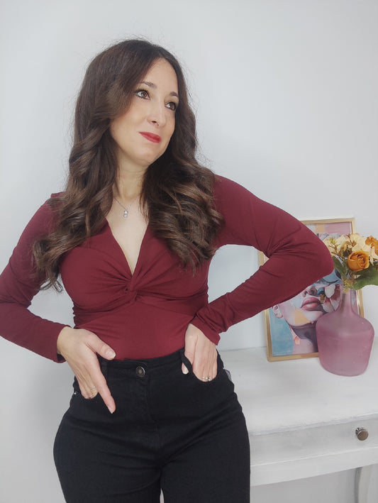 Camiseta escote nudo