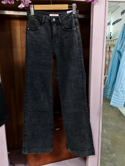 Jeans Flare Negro Efecto Lavado